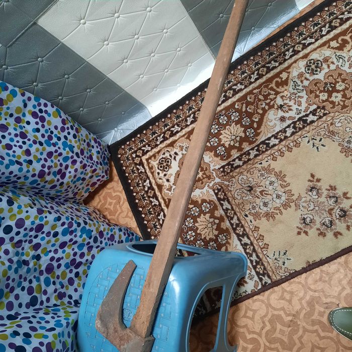 Стара брадва за цепене на дърва
