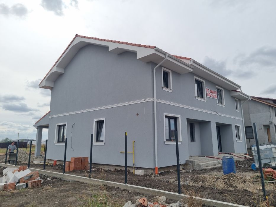 De vânzare – 1/2 Duplex modern la 2 min de Timisoara