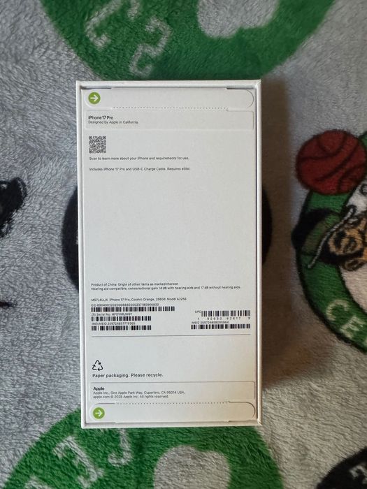 Продавам iPhone 17 Pro – 256GB (Cosmic Orange)