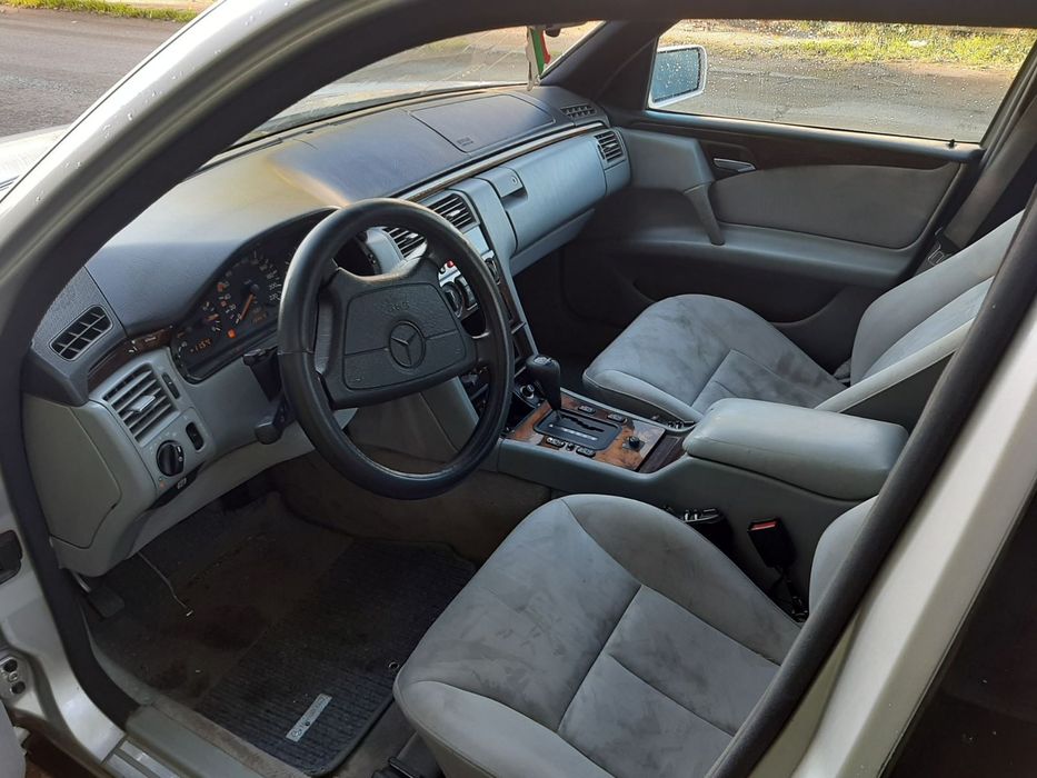 Mercedes E220d 95к.с