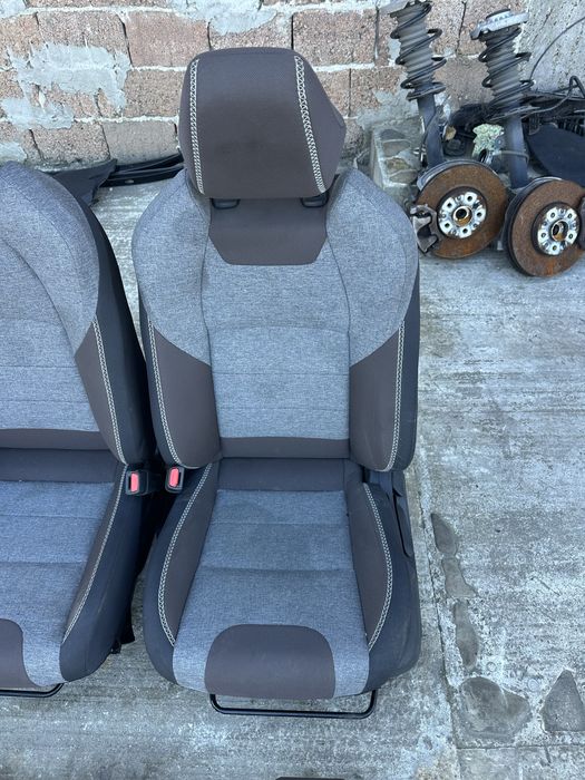 Interior / Tapiterie Toyota Corolla E210