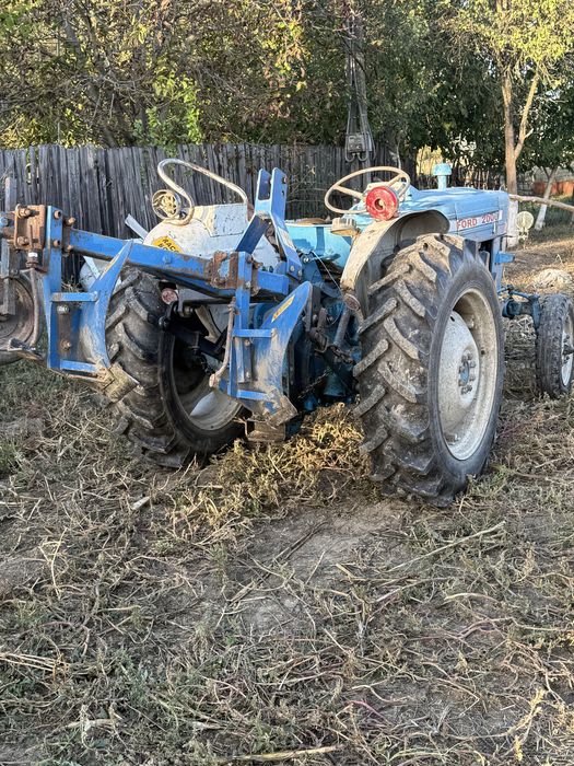 Tractor Ford 2000