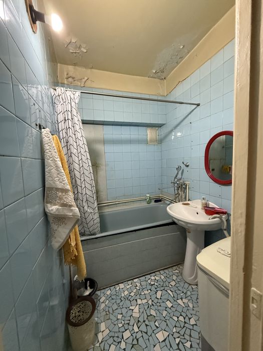 Panelniyda 2 xonali uy arenda 1 etajda joylashgan