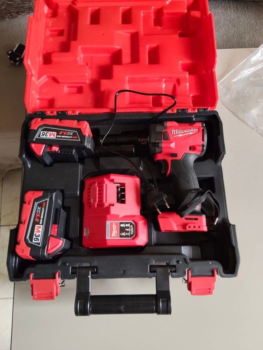 Flex Dewalt și Filetanta cu mandrina  de metal Milwaukee