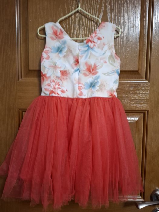 Красива официална  рокля 4-5 години,110см