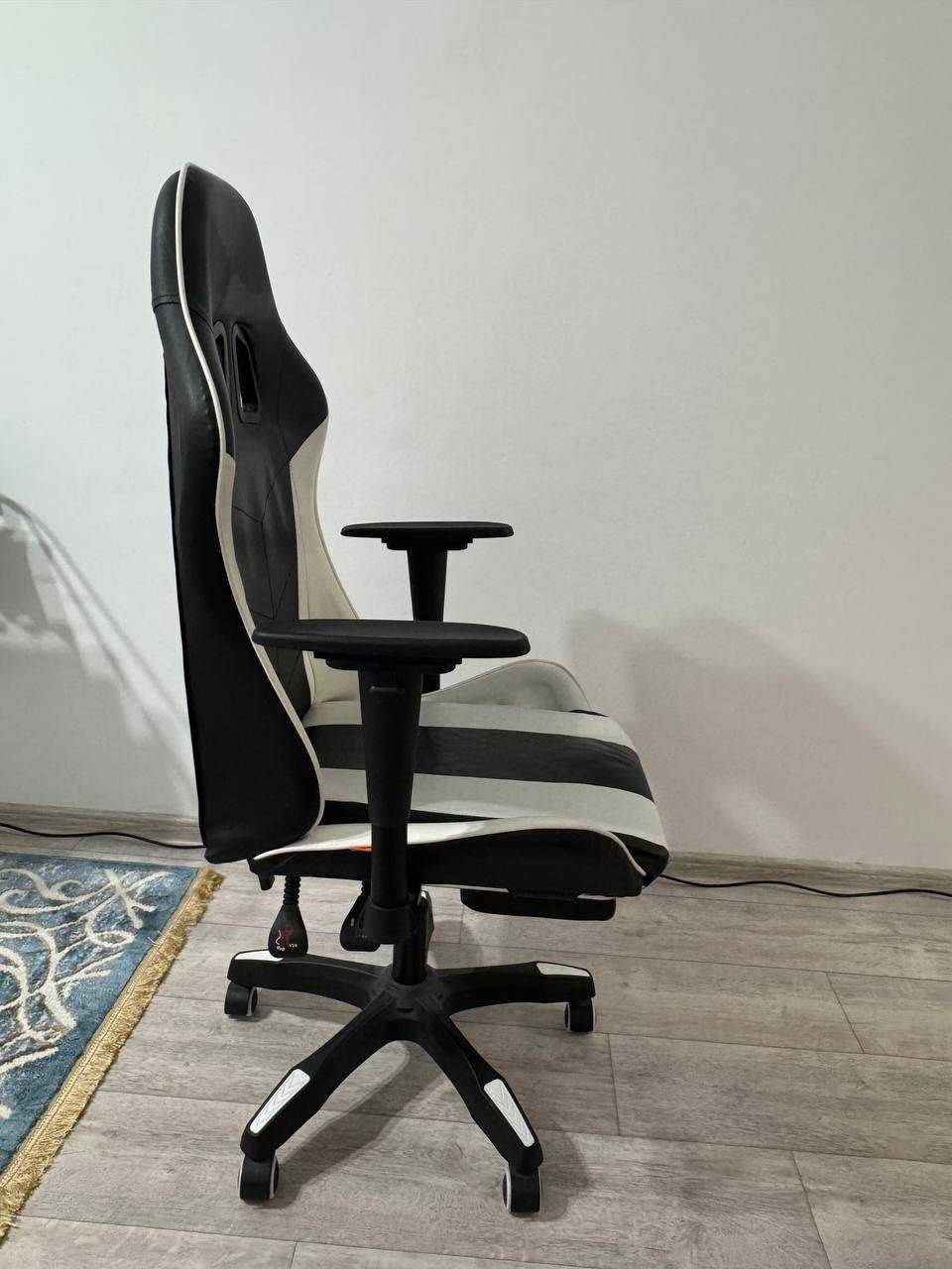Компьютерное игровое кресло