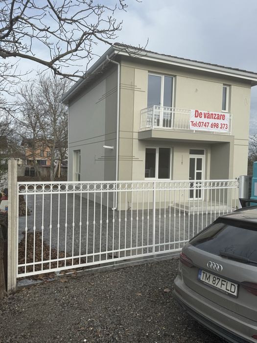 Proprietar vand casa individuala in Mosnita Veche