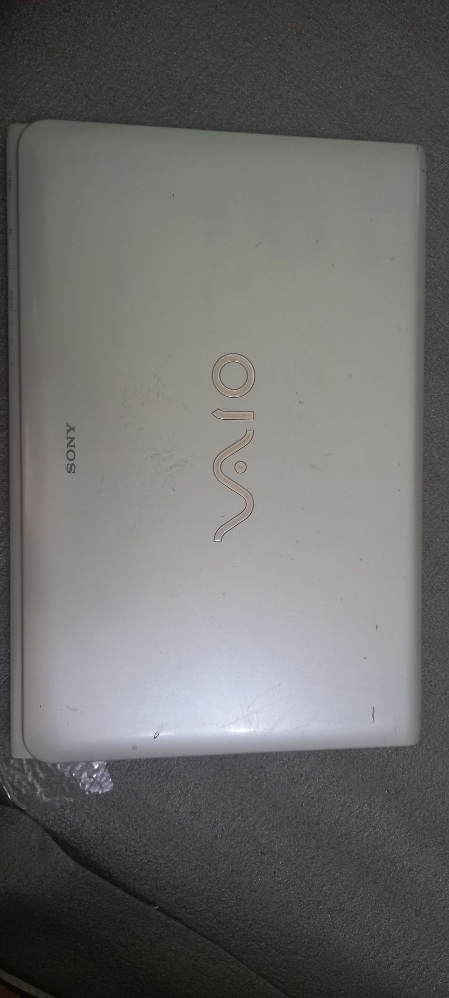 Sony vaio kampyutr