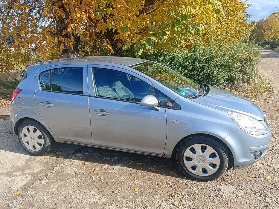 Vând Opel CORSA D 1.2 benzina an 2009