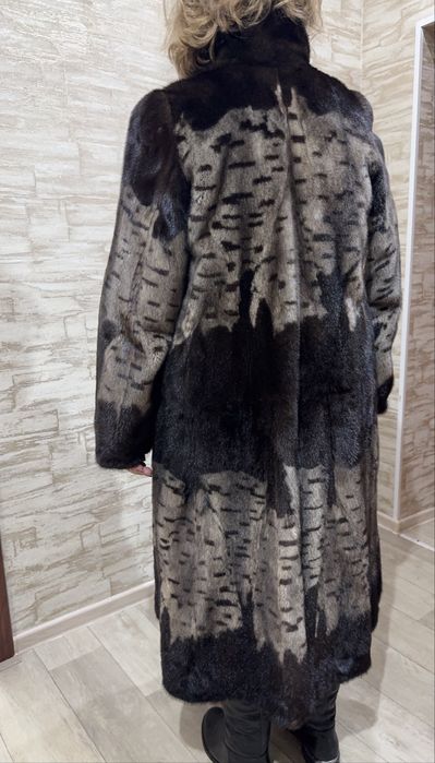 Продам норкрвую шубу производство Греция