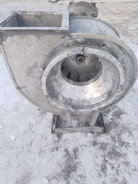 Продам вытяжку улитку