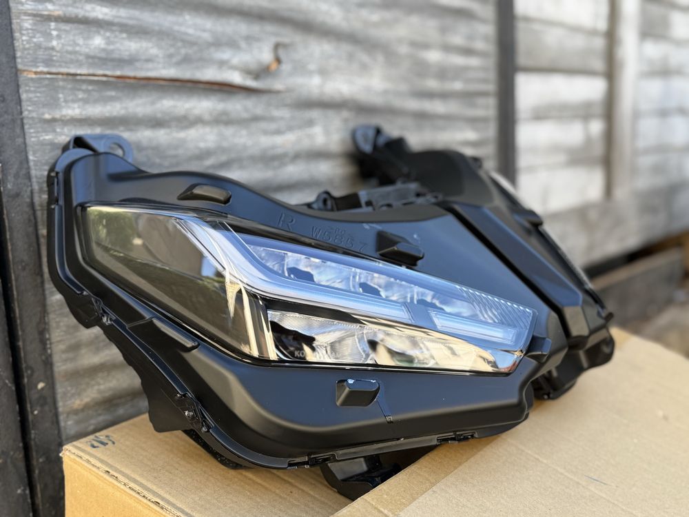 Фар за Honda X-Adv