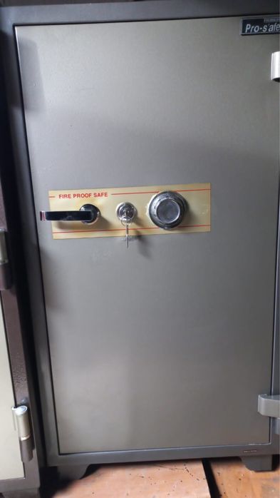 Продам большой сейф 120 см (Pro-safe)