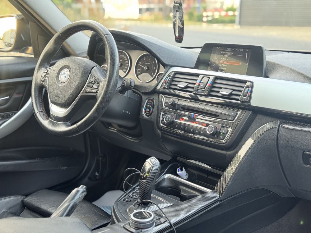 F30 2014-Automat-Trapa-M Packet-Scaune sport-Bixenon