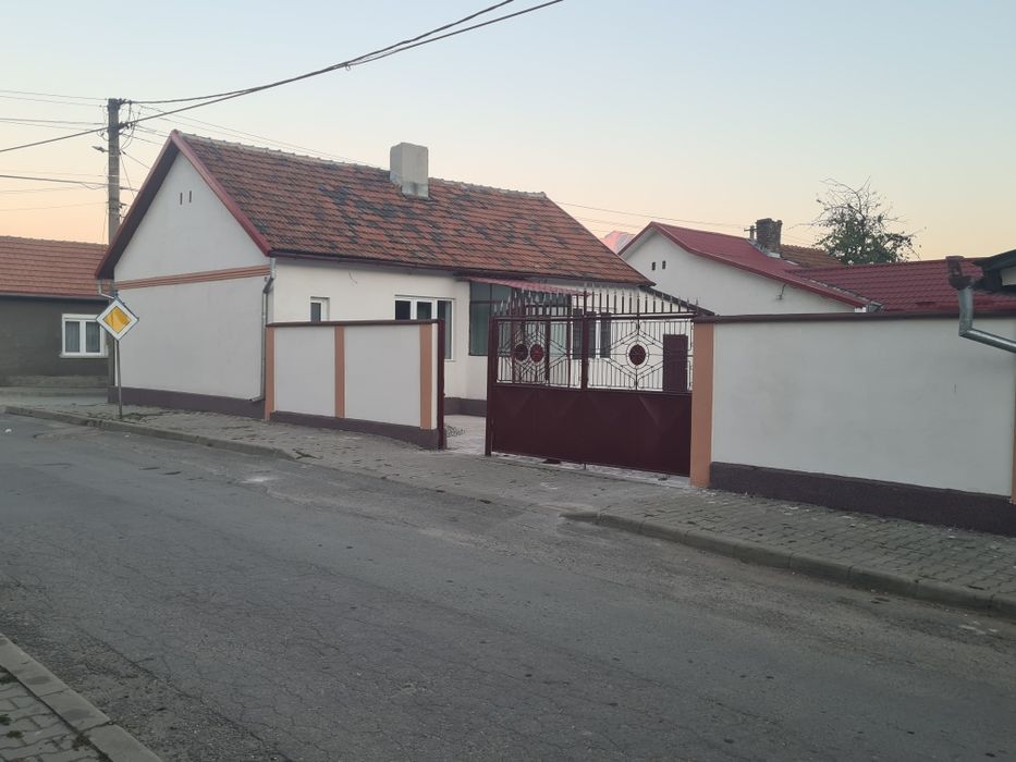 Casa Petroșani ~ 310 mp ~ Garaj ~ Curte Mare