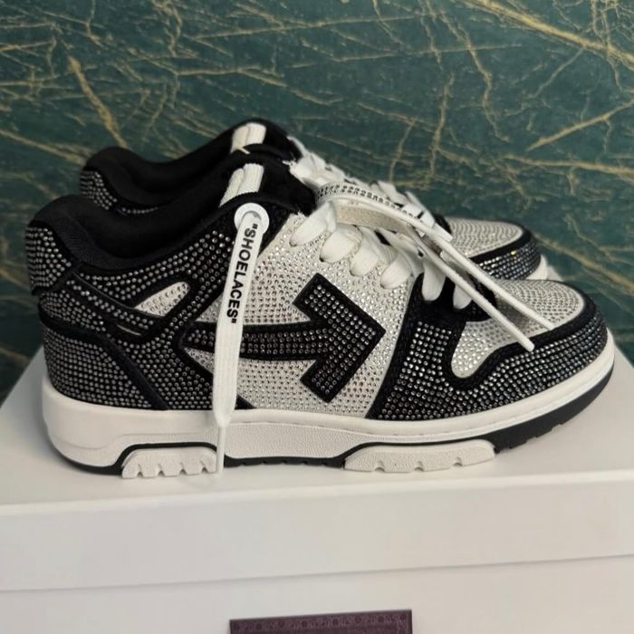 Adidasi off white out off office