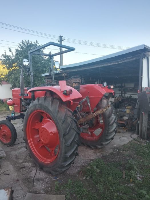 Tractor Universal L445