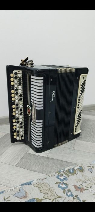 Продам Баян "Этюд"