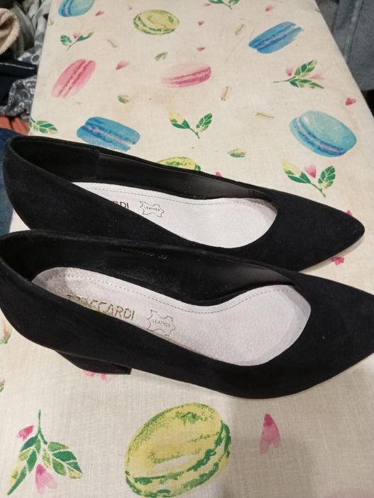 Продам замшевые туфли