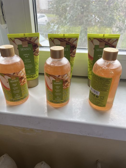 Set avon lotiune + spumant