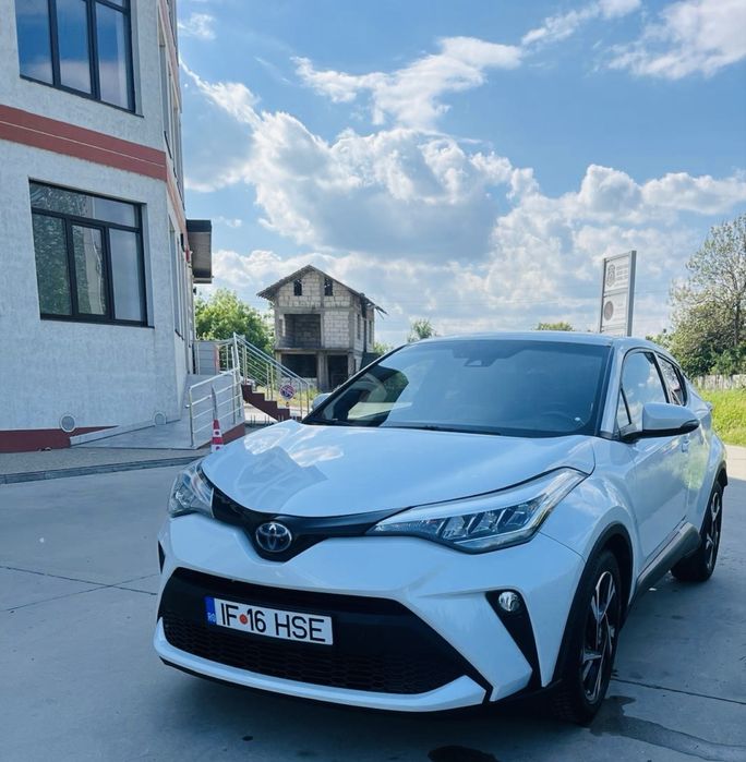 Toyota C-HR Hybrid 1.8 Facelift 2022 | Alb perlat | Full dotari