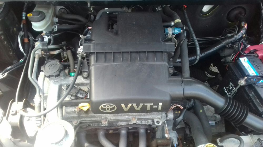 Toyota Yaris 1.0 16V 68к.с на части