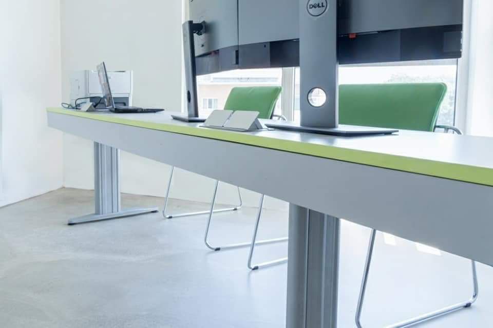 РАЗПРОДАЖБА / ЛИКВИДАЦИЯ на офис оборудване "ORT" - бюро бюра