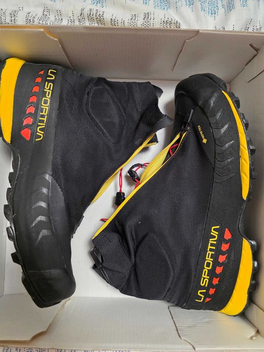 Туристически обувки Lasportiva