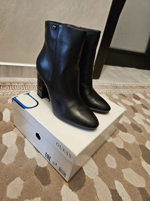 GUESS боти естествена кожа 37р черни