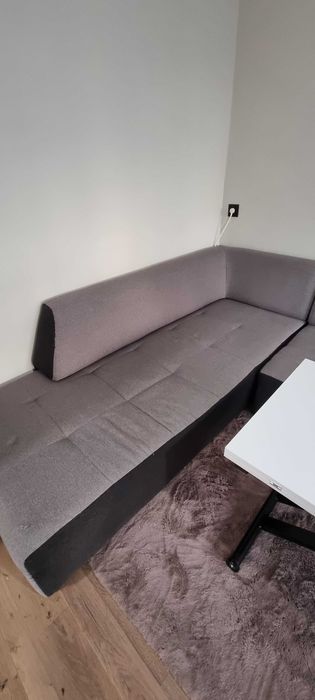 Ъглов голям диван