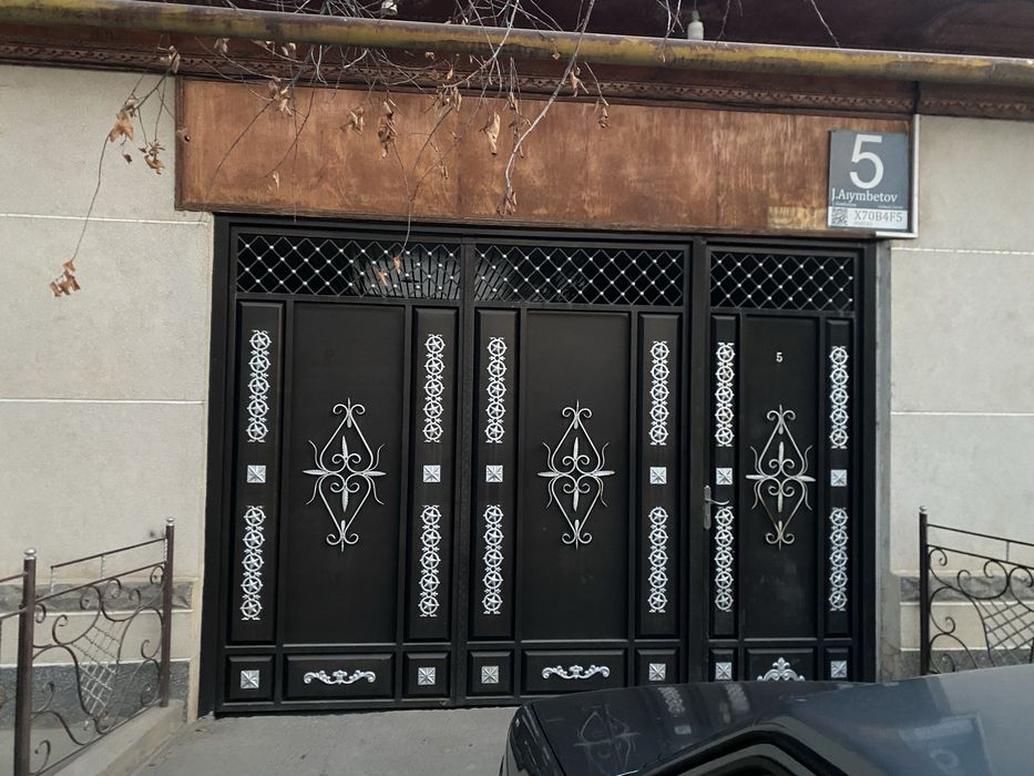 Жалға жер үй беріледі. 5 бөлмелі. Су,свет,газ бар. Жихаздары жоқ.