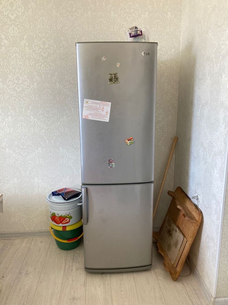 Холодильник серый GLG