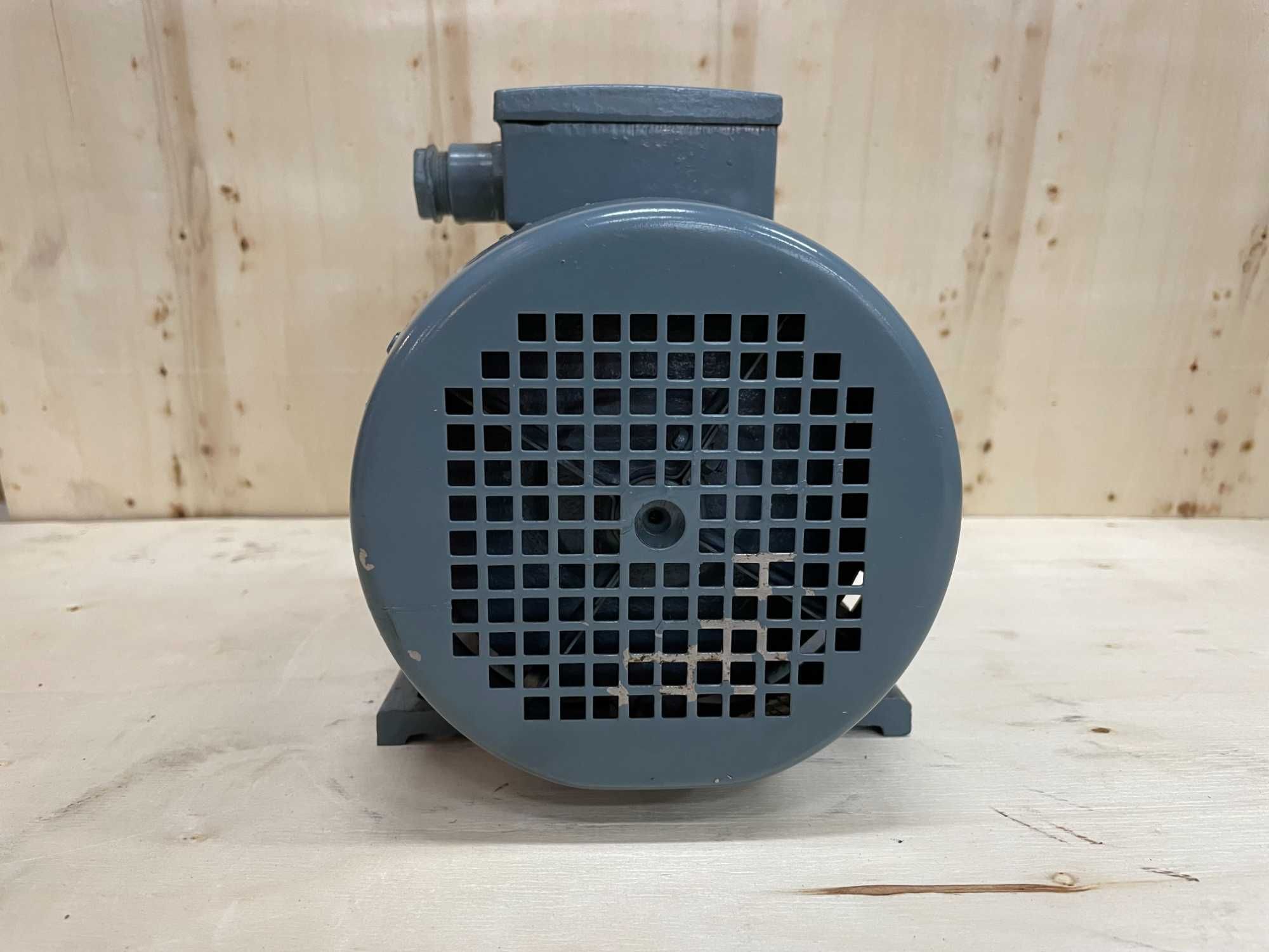 Eлектродвигател ЕЛПРОМ 4АО-80А-6D, 2.2 kW, 220/380V, 940 об/мин