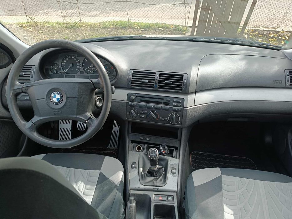 E46 316i benzină anul 2000 in stare bună fără probleme