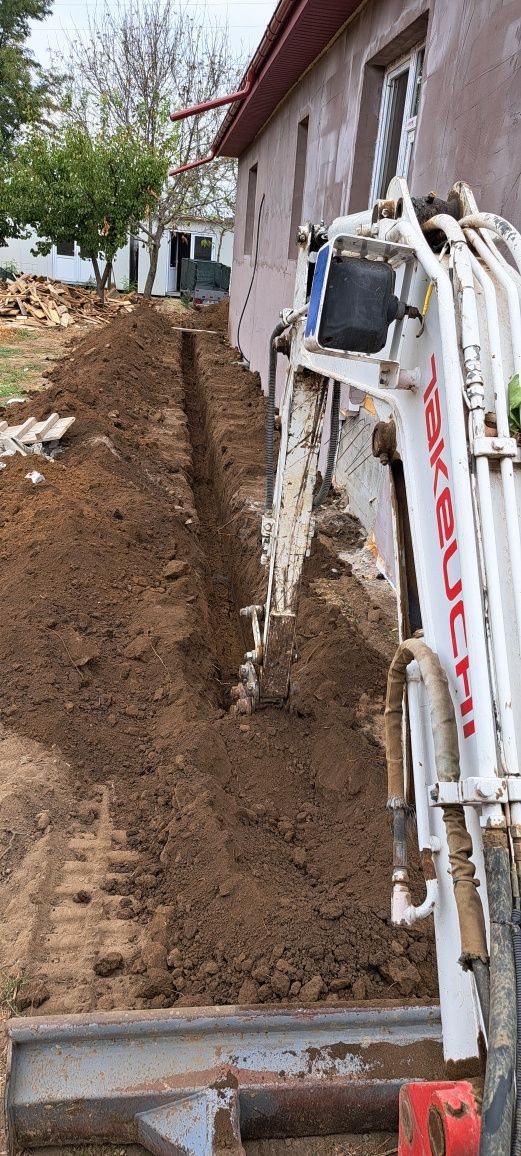 Inchiriez miniexcavator fose septice, beciuri, șanțuri, fundații cu mi
