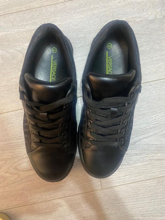 Vand pantofi Versace , originali , piele ,marimea 40