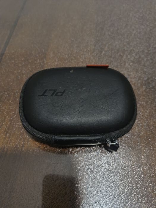 Se vinde casca Plantronics cu dock incarcare