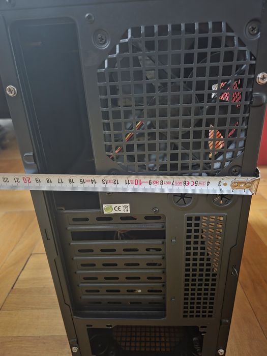 Кутия за компютър Persy Stinger – отлично състояние