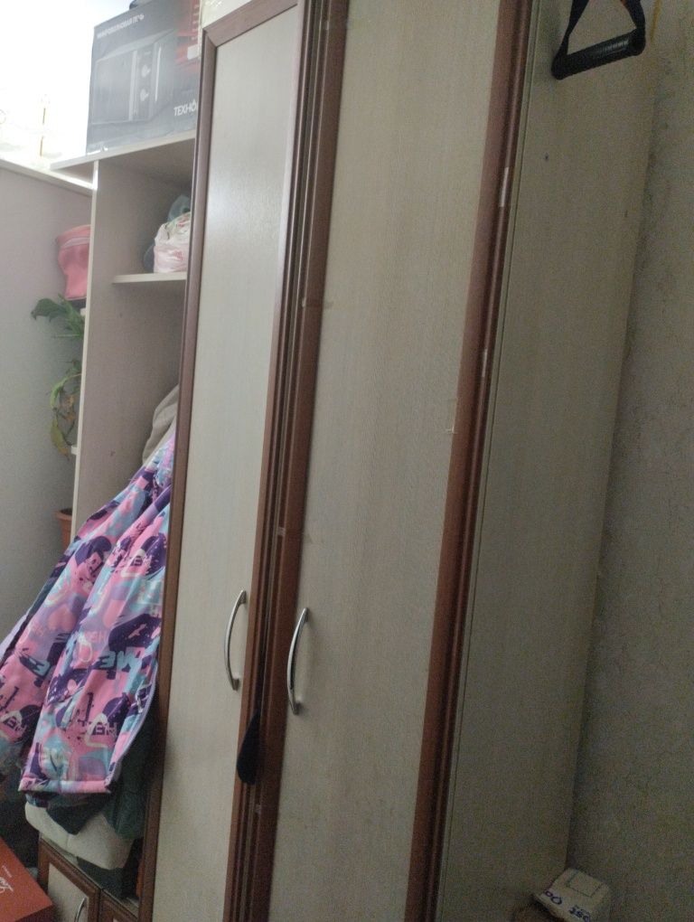 Шифонер сатылады.