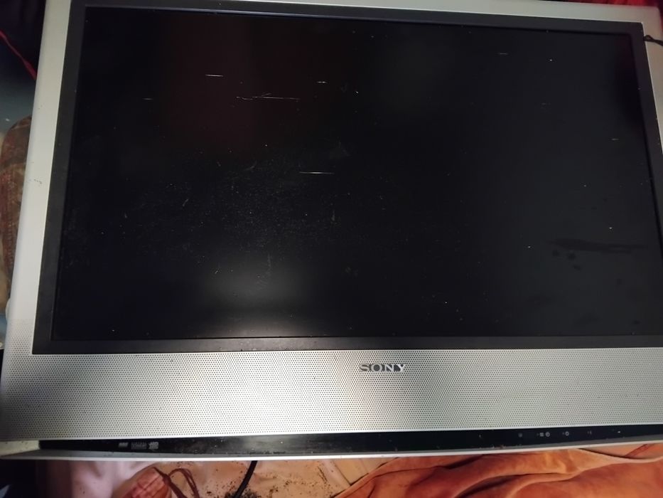 Sony TV  87 funcționează (nu are telecomanda)