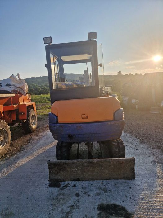 vand mini excavator