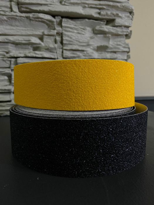 Лента противоскользящая  (5смХ18м)