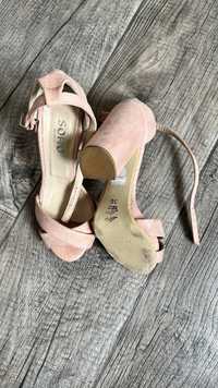 Розовые туфли 36 размер
