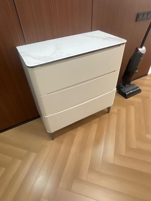 Комод, практически новый