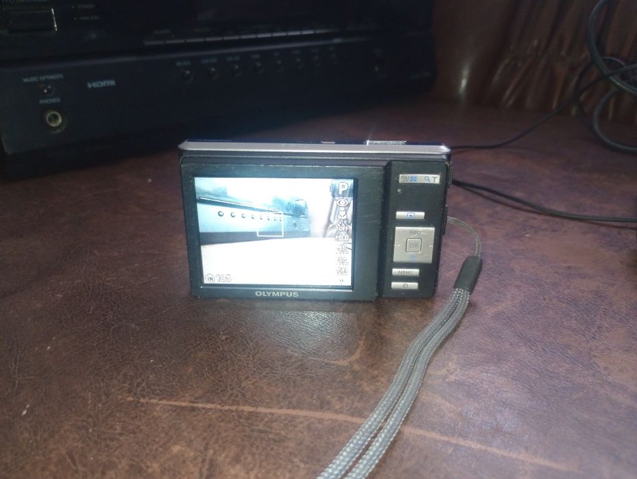 Olympus X-940, 14 MP, 4x optical zoom, digitală