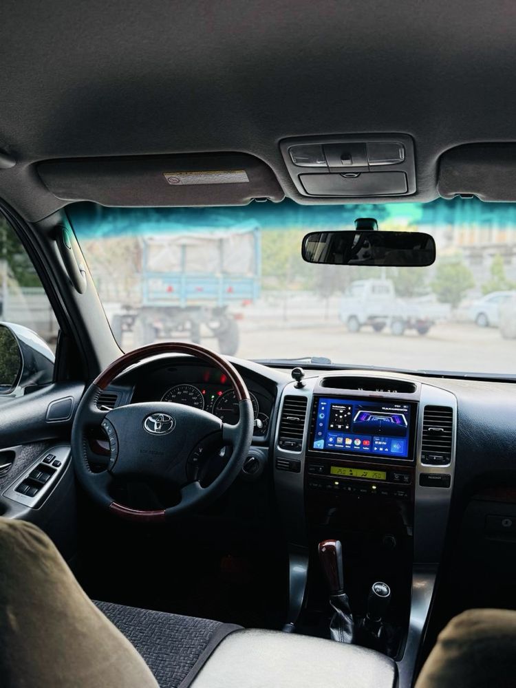 Toyota Prado 120.
