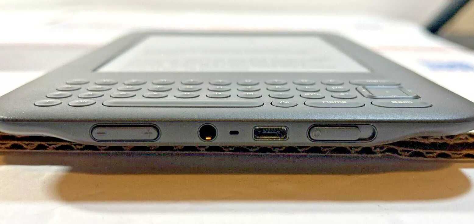 Четец Електронен - Amazon Kindle 3-rd Gen, Wi-Fi, 4G, 6.0" инча