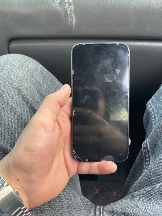 Продам айфон 15 плюс