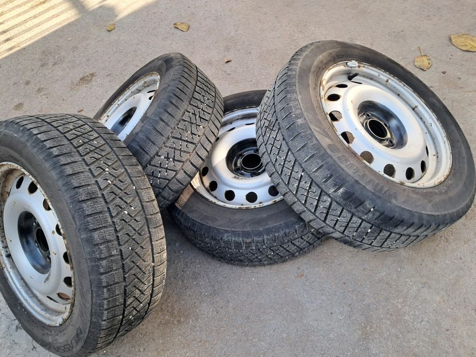 Гуми с джанти ЗИМНИ Fiat Scudo 2010г 215/60/16С