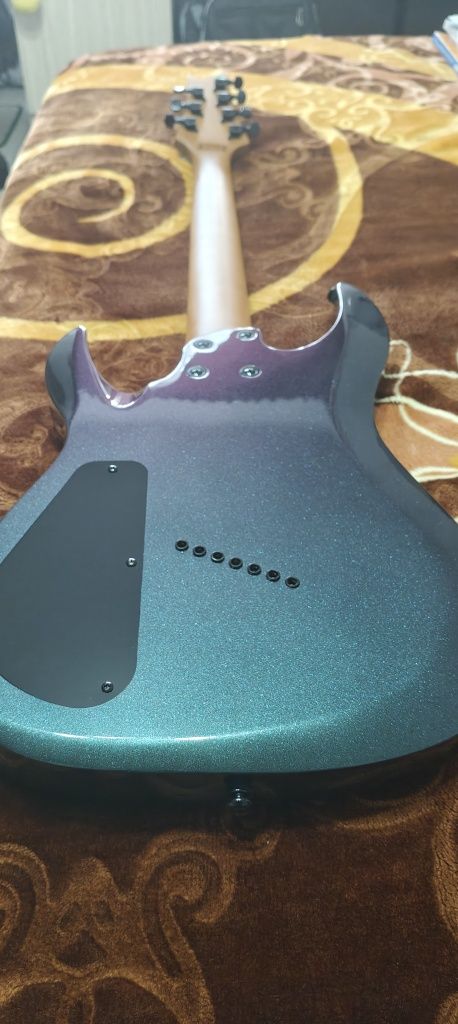 Vând chitară electrică Harley Benton R-457FFB Roasted MultiScale